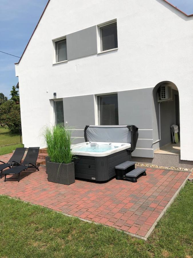 Marilyn Apartman Gyenesdiás Exteriér fotografie